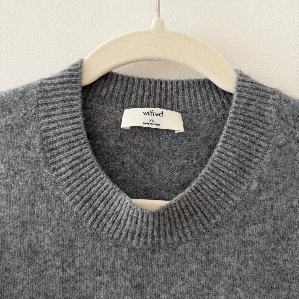 Aritzia Wilfred Cashmere/Wool Sweater in Charcoal (XS) - Picture 2 of 5